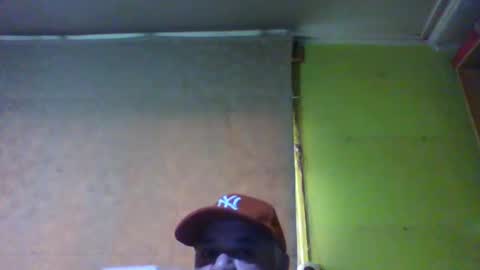 Snapshot of crmperez chatting on March 1, 10:12 pm crmperez online show from March 1, 10:12 pm