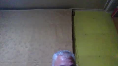 Snapshot of crmperez chatting on March 4, 1:55 am crmperez online show from March 4, 1:55 am