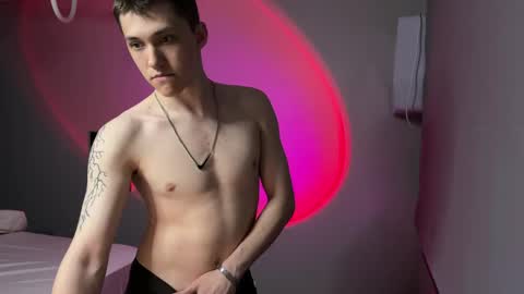 cronck52 online show from April 21, 7:17 pm