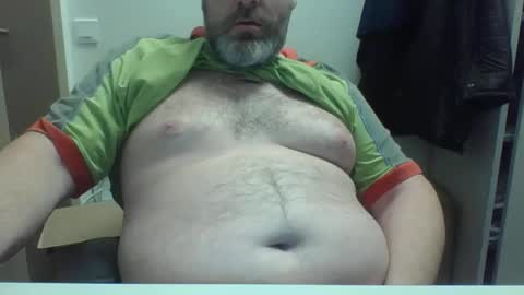 Snapshot of crouch1 chatting on December 17, 11:17 am Crouch1 online show from December 17, 11:17 am