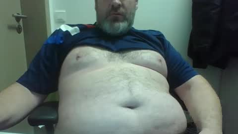 Snapshot of crouch1 chatting on October 29, 11:12 am Crouch1 online show from October 29, 11:12 am