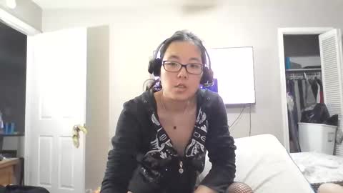 Snapshot of crownandkat chatting on February 23, 4:43 am Crownandkat online show from February 23, 4:43 am