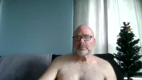 Snapshot of cruising_guy chatting on April 22, 12:07 pm fun guy online show from April 22, 12:07 pm
