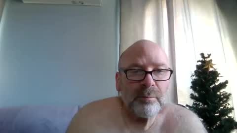 Snapshot of cruising_guy chatting on April 24, 1:02 pm fun guy online show from April 24, 1:02 pm