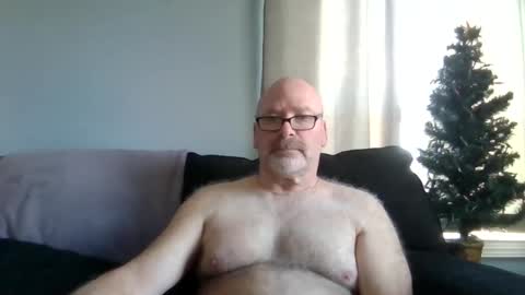 Snapshot of cruising_guy chatting on May 4, 1:07 pm fun guy online show from May 4, 1:07 pm