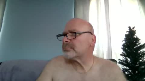 Snapshot of cruising_guy chatting on May 17, 12:34 pm fun guy online show from May 17, 12:34 pm
