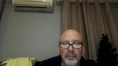 Snapshot of cruising_guy chatting on May 31, 3:04 am fun guy online show from May 31, 3:04 am