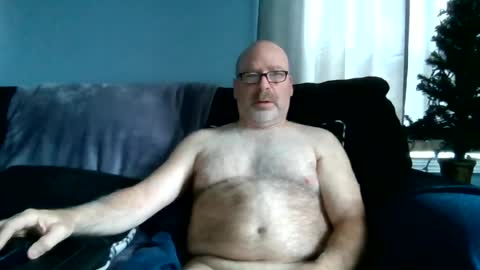 Snapshot of cruising_guy chatting on July 7, 12:31 pm fun guy online show from July 7, 12:31 pm