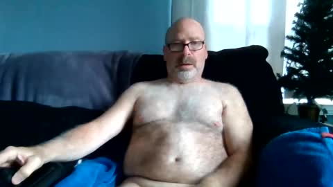 Snapshot of cruising_guy chatting on July 28, 11:28 am fun guy online show from July 28, 11:28 am