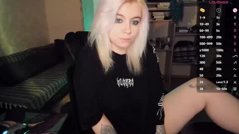 Snapshot of cryptobjgirlv2 chatting on February 13, 2:24 pm Lilith online show from February 13, 2:24 pm