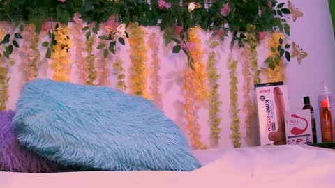 crysrus online show from January 17, 1:04 am