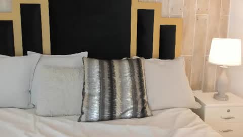 Snapshot of crysta_lrose_ chatting on July 7, 6:47 am Crystal Rose online show from July 7, 6:47 am
