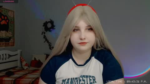 Snapshot of crystal__chris chatting on December 19, 7:40 pm Chris online show from December 19, 7:40 pm