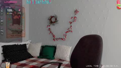 Snapshot of crystal__chris chatting on January 14, 7:48 am Chris online show from January 14, 7:48 am