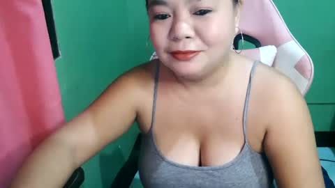 Snapshot of crystal_april chatting on June 29, 11:21 am Crys online show from June 29, 11:21 am