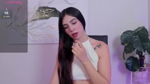 Snapshot of crystal_arlette chatting on July 16, 2:01 pm crystal_arlette online show from July 16, 2:01 pm