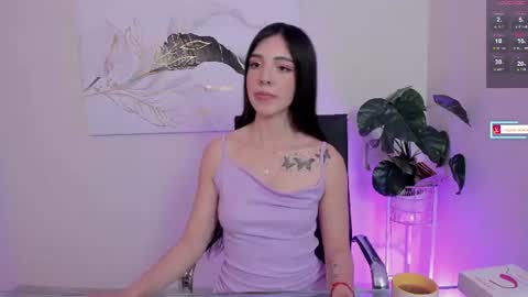 Snapshot of crystal_arlette chatting on July 23, 1:42 pm crystal_arlette online show from July 23, 1:42 pm