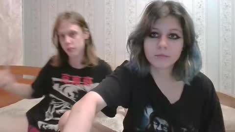 Snapshot of crystal_porn_love chatting on December 5, 2:55 pm Crystal and Marcl online show from December 5, 2:55 pm