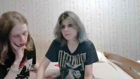 Snapshot of crystal_porn_love chatting on December 7, 5:15 am Crystal and Marcl online show from December 7, 5:15 am