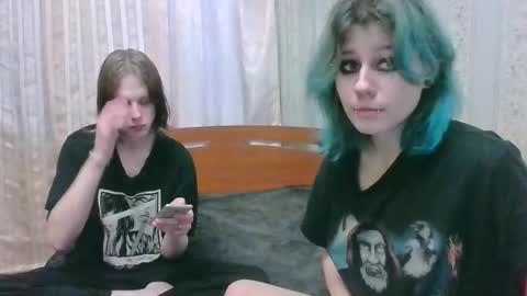 Snapshot of crystal_porn_love chatting on December 19, 6:56 am Crystal and Marcl online show from December 19, 6:56 am