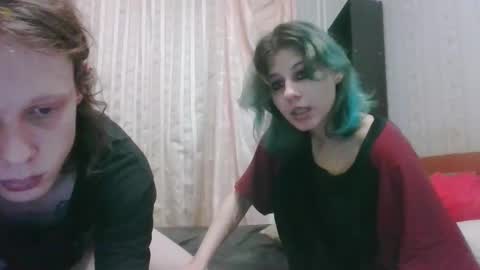 Snapshot of crystal_porn_love chatting on December 25, 9:33 pm Crystal and Marcl online show from December 25, 9:33 pm