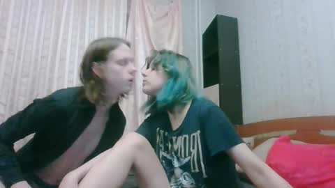 Snapshot of crystal_porn_love chatting on December 26, 9:58 pm Crystal and Marcl online show from December 26, 9:58 pm