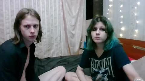 Snapshot of crystal_porn_love chatting on December 27, 11:42 pm Crystal and Marcl online show from December 27, 11:42 pm