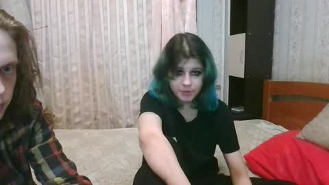 Snapshot of crystal_porn_love chatting on January 17, 1:25 am Crystal and Marcl online show from January 17, 1:25 am