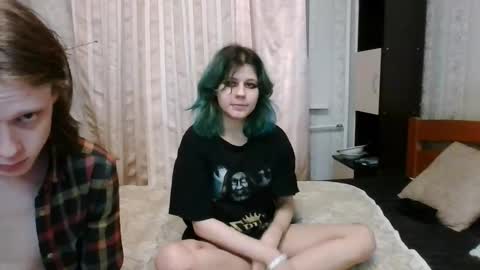 Snapshot of crystal_porn_love chatting on January 19, 1:43 am Crystal and Marcl online show from January 19, 1:43 am