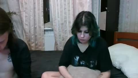 Snapshot of crystal_porn_love chatting on January 22, 5:26 am Crystal and Marcl online show from January 22, 5:26 am