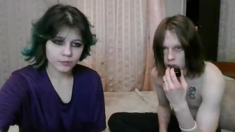 Snapshot of crystal_porn_love chatting on January 29, 2:40 am Crystal and Marcl online show from January 29, 2:40 am