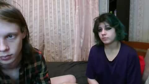 Snapshot of crystal_porn_love chatting on February 4, 3:44 am Crystal and Marcl online show from February 4, 3:44 am