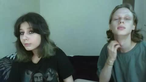 Snapshot of crystal_porn_love chatting on September 13, 7:02 pm Crystal and Marcl online show from September 13, 7:02 pm