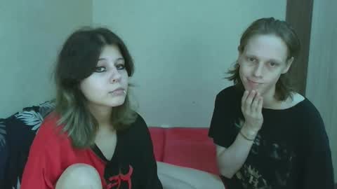 Snapshot of crystal_porn_love chatting on October 10, 9:03 pm Crystal and Marcl online show from October 10, 9:03 pm