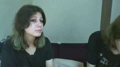 Snapshot of crystal_porn_love chatting on October 18, 10:10 pm Crystal and Marcl online show from October 18, 10:10 pm