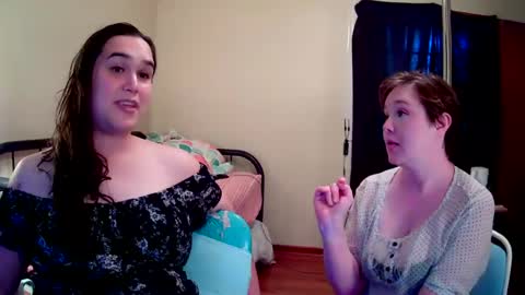 Peach and Daisy online show from July 11, 9:38 pm