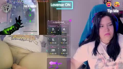 Snapshot of crystal_velvet01 chatting on January 18, 9:13 am crystal online show from January 18, 9:13 am