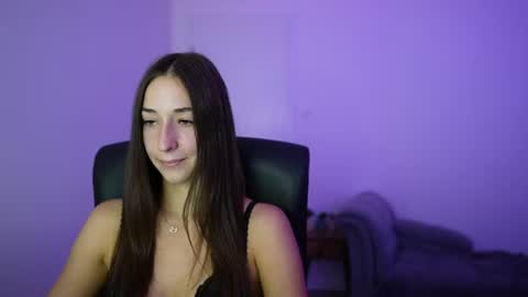 Crystalbrunette18 online show from July 16, 1:17 pm