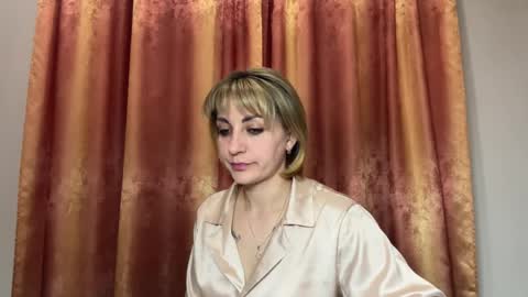 Snapshot of crystalfever_ chatting on May 17, 7:32 pm Mary online show from May 17, 7:32 pm
