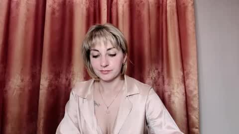 Snapshot of crystalfever_ chatting on May 20, 8:59 pm Mary online show from May 20, 8:59 pm