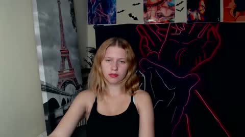 Stella online show from October 17, 5:48 pm