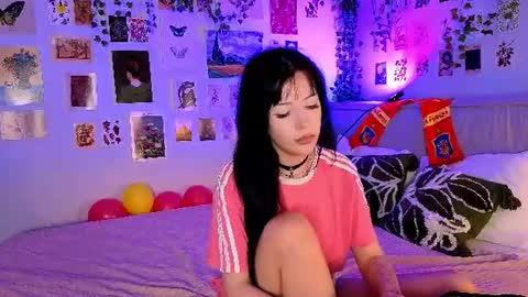 Snapshot of crystall0ve chatting on June 24, 3:33 pm crystall0ve online show from June 24, 3:33 pm
