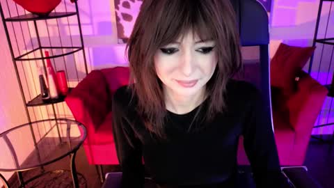 Snapshot of crystallbloom chatting on February 4, 2:01 pm crystallbloom online show from February 4, 2:01 pm