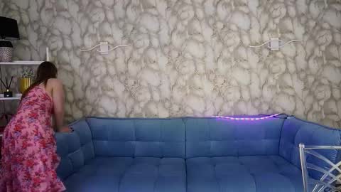 crystallpaws_ online show from February 27, 6:46 am