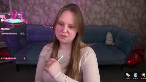 Snapshot of crystallpaws_ chatting on April 21, 6:09 am crystallpaws_ online show from April 21, 6:09 am