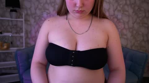 Snapshot of crystallpaws_ chatting on May 6, 5:57 am crystallpaws_ online show from May 6, 5:57 am