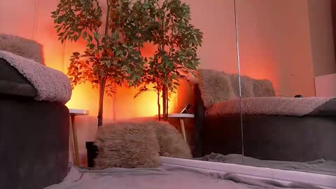 crystallred online show from November 13, 5:50 am