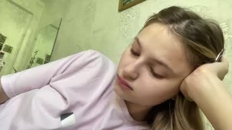 Snapshot of crystalstipp chatting on July 9, 5:22 am crystalstipp online show from July 9, 5:22 am