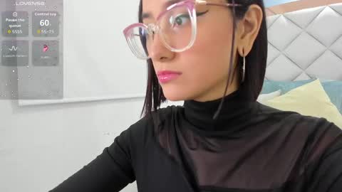 Snapshot of crystalstonee1 chatting on April 28, 10:37 pm Crystal online show from April 28, 10:37 pm
