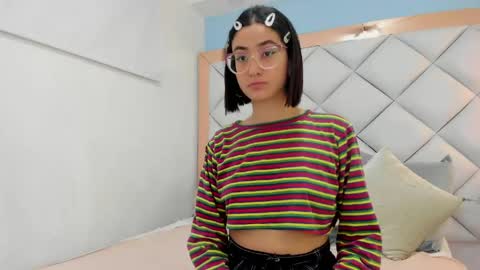 Snapshot of crystalstonee1 chatting on May 8, 10:15 pm Crystal online show from May 8, 10:15 pm